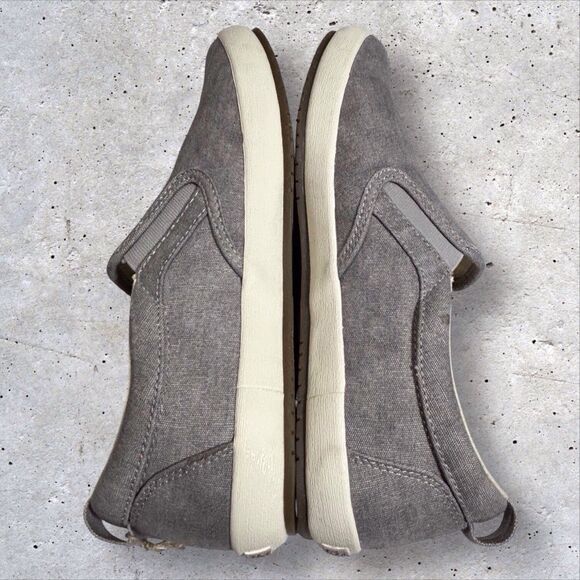 Taos Dandy Canvas Sneakers Womens 7.5 Gray Slip On Comfy Casual Flats 13455 - Picture 3 of 10